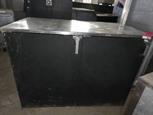 lot 28034 image: Glastender Cooler ( HAS BEEN STRIPPED )