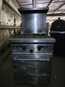 lot 28035 image: Gunfire Natural Gas 4 Burner Stove