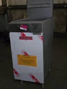 lot 28039 image: Unused Vulcan Natural Gas Fryer