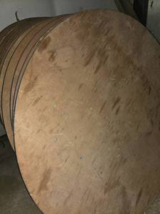 lot 28051 image: Lot of 5- 5ft Round Event Tables