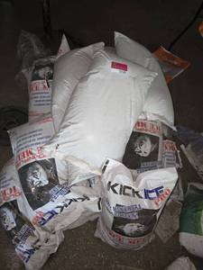 lot 50589 image: Approx 20 Bags Of Kick Ice Pro