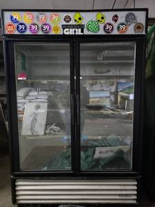 lot 28064 image: Commercial TRUE Model GDM-49 Refrigerator ( HAS BEEN STRIPPED )