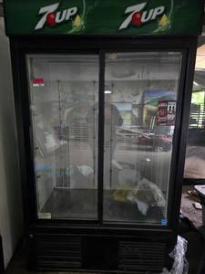 lot 28065 image: Commercial HABCO Model ESM42 Refrigerator