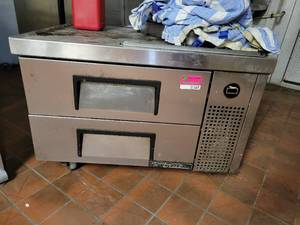 lot 31569 image: True Refrigerator Model TRCB Table On Casters
