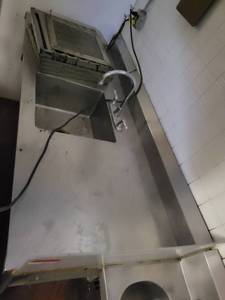 lot 31571 image: Stainless Steel Table With Sink