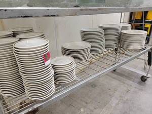 lot 31599 image: Lot Of Plates, Varying Sizes