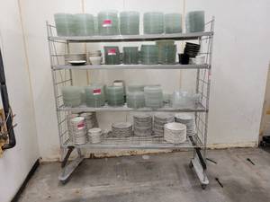 lot 31600 image: 4 Tier Metro Shelf On Casters