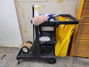 lot 31601 image: Rubbermaid Commercial Product Cart And Folding Screens