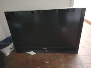 lot 31603 image: Samsung 45in Tv