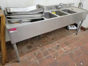 lot 31604 image: 4 Bay Stainless Steel Sink