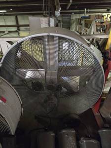 lot 33018 image: 3ft Industrial Fan -Maxx