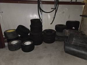 lot 33060 image: Lot Of Spare Tires