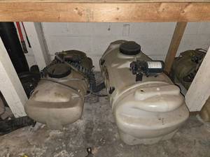 lot 33084 image: (2) Fertilizer Attachment Sprayers