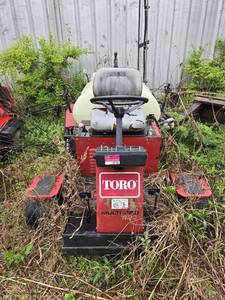 lot 33102 image: Toro MultiPro 1100 - Parts Only - Needs Removed From Brush
