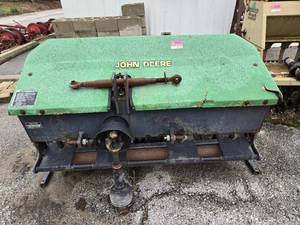 lot 33126 image: John Deere 1500 Aerator