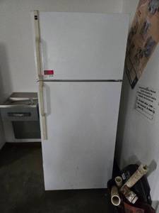 lot 33136 image: Hot Point Fridge&nbsp