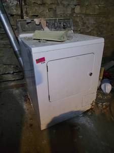 lot 81606 image: MayTag Dryer