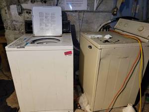 lot 81607 image: Lot Of 2 Washing Machines