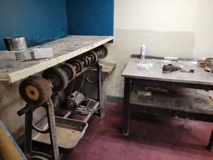 lot 81626 image: Vintage Shoe Shine Station