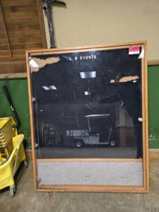 lot 81640 image: Glass Message Board