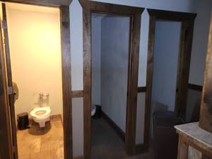 lot 81647 image: Contents Of Bathroom, Including Doors And More