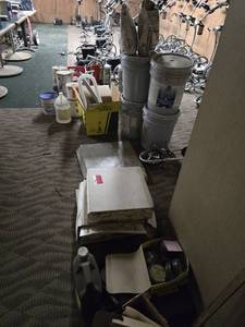lot 81657 image: Assortment Of Maintenance Supplies