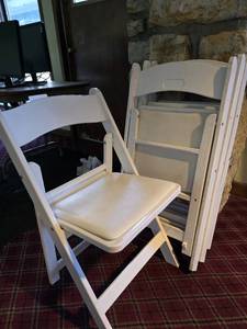 lot 37500 image: Lot of 4 White Folding Chairs