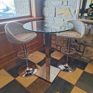 lot 27124 image: 36in Tall Glass Top Table and (2) Adjustable Barstools