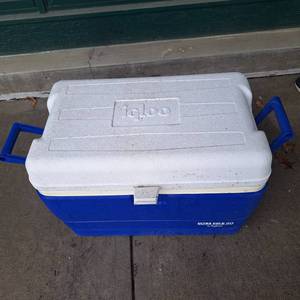 lot 27149 image: Blue&nbsp Igloo Cooler