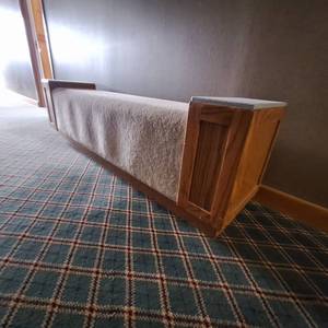 lot 27153 image: Bench