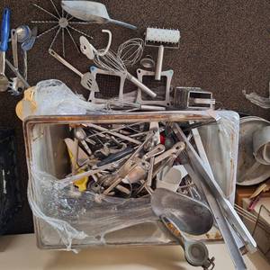 lot 27156 image: Lot of Commercial Utensils