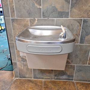 lot 27164 image: Water Fountain