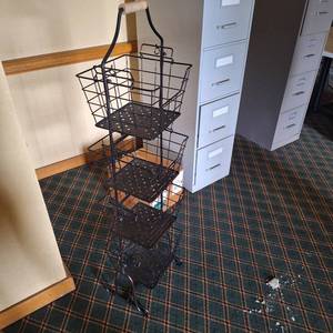 lot 27166 image: Nesting Basket Rack