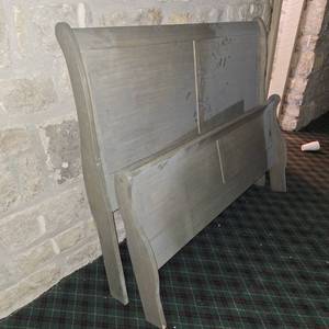 lot 27169 image: Full Size Headboard and Footboard