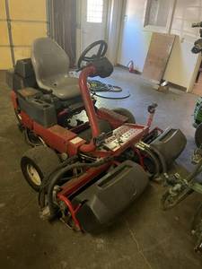 lot 1913 image: TORO GREENMASTER Rotary Mower