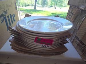 lot 37131 image: Lot Of 12 Superior 11in Plates