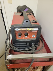 lot 1898 image: Lincoln Electric Welder