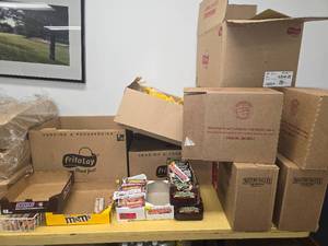 lot 36266 image: Assorted Lot Of Snacks