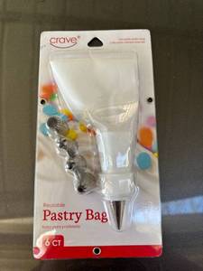 lot 1379 image: Crave Pastry Bag with 5 Decorating Tips 13967