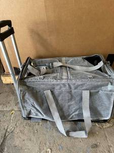 lot 1390 image: portable pet carrier gray