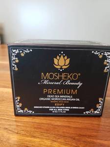 lot 47679 image: Mosheko Mineral Beauty Premium Dead Sea Minerals Organic Moroccan Argan Oil