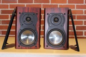 lot 80 image: PHASE TECHNOLOGY TEATRO 4.5 SPEAKER