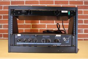 lot 84 image: UMA 352 AMPLIFIER