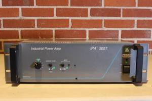 lot 93 image: IPA 300T POWER AMP