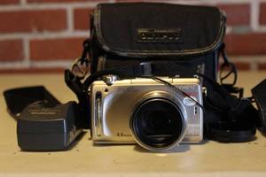 lot 102 image: OLYMPUS CAMERA C-770