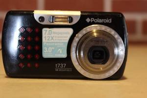 lot 131 image: POLOROID DIGITAL CAMERA T737