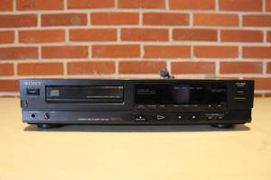 lot 162 image: SONY COMPACT DISC PLAYER CDP-CX350