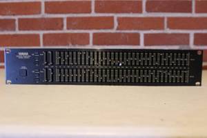 lot 192 image: YAMAHA GRAPHIC EQUALIZER Q2031A