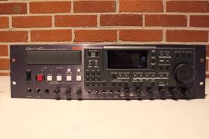 lot 207 image: FOSTEX DVD MASTER RECORDER DV40