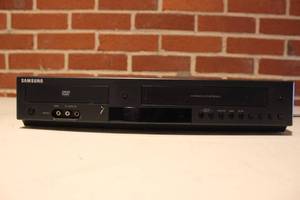 lot 212 image: SAMSUNG DVD AND VHS COMBO